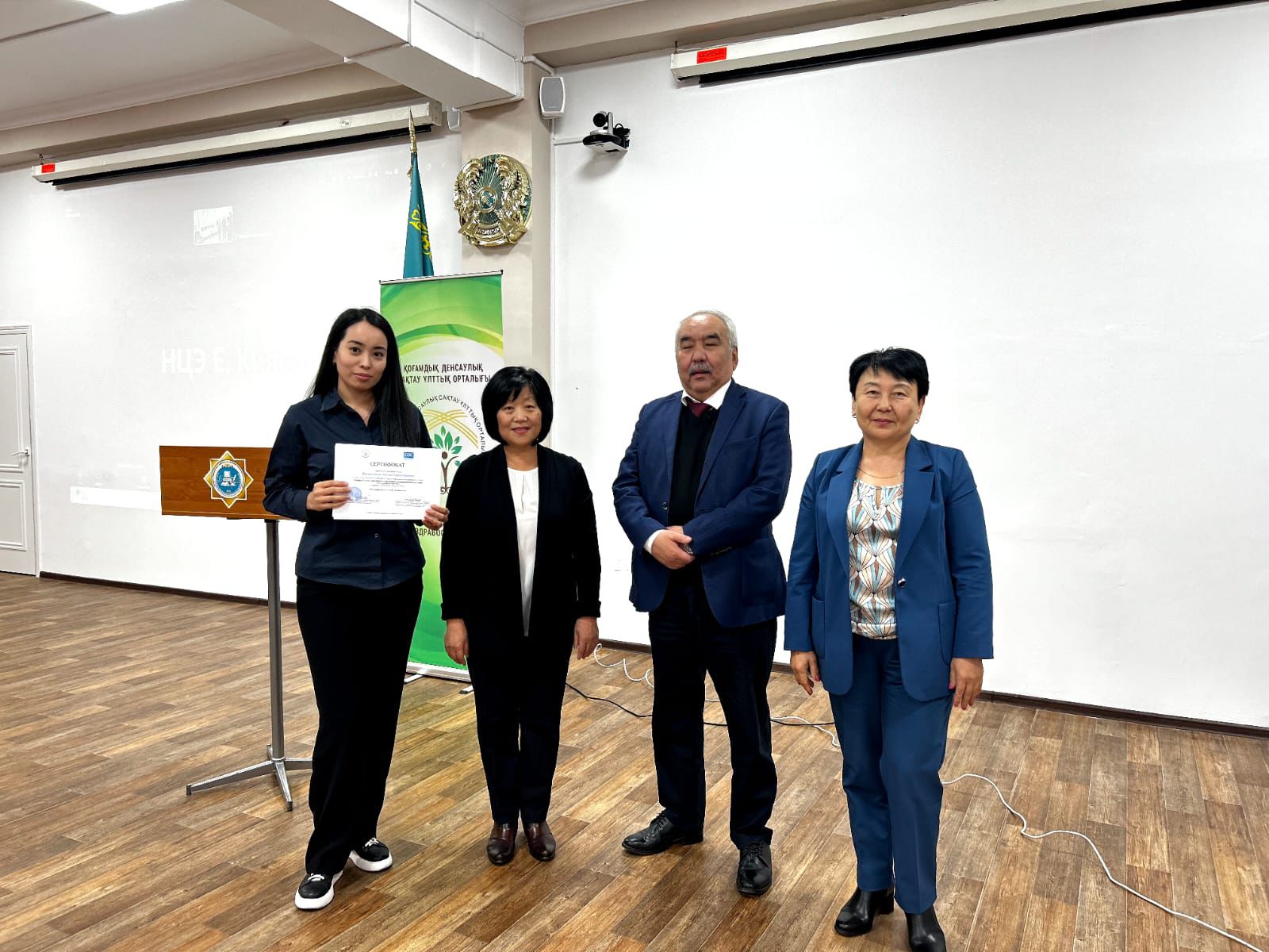 Астана қаласының Қазақстан Республикасы Ауыл шаруашылығы министірлігі ветерианриялық бақылау және қадағалау Комитеті «Ветерианрия бойынша ұлттық референттік орталық» шаруашылық жүргізу құқығындағы Республикалық мемлекеттік кәсіпорын (бұдан әрі «ВҰРО» РМК) «Жұқпалы ауруларды диагностикалау» маманы Касеналина Аяулым«Зертхана көшбасшыларын/басшыларын даярлаудың ұлттық бағдарламасы (NLLP)» тақырыбы бойынша біліктілікті арттыру курстарын сәтті аяқтады.